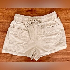 High-Waist Drawstring Shorts in Light Cream